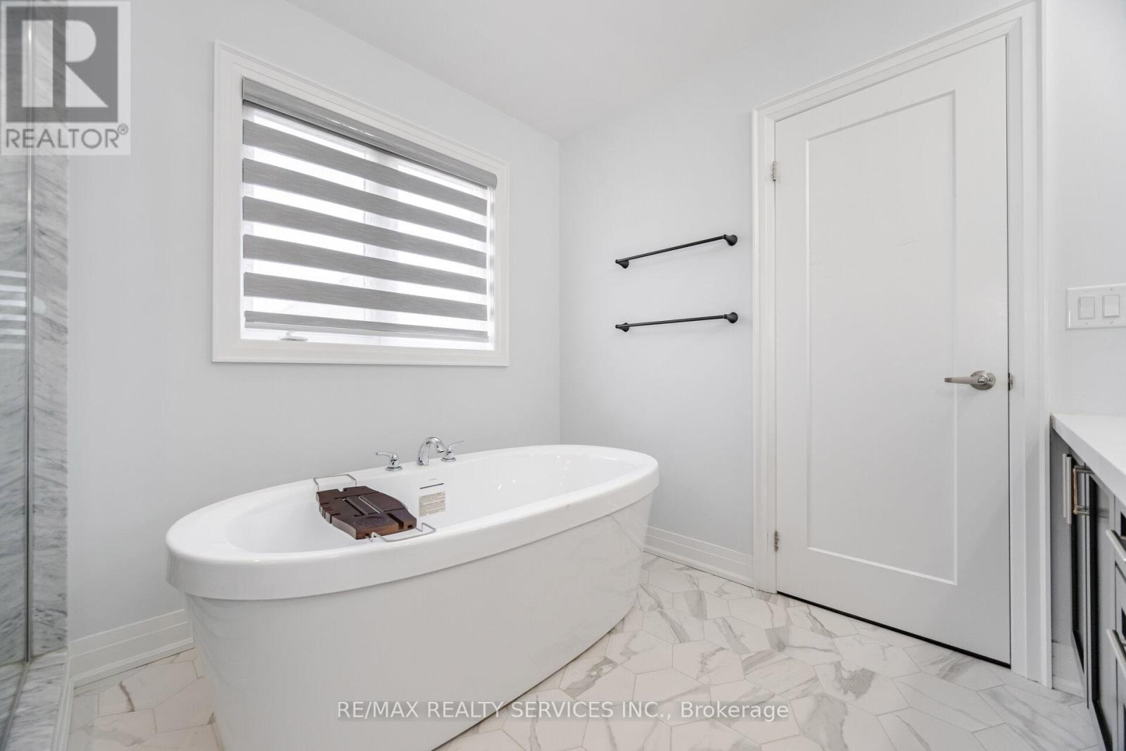 49 Puffin Crescent, Brampton, Ontario  L6R 4C3 - Photo 33 - W12443671