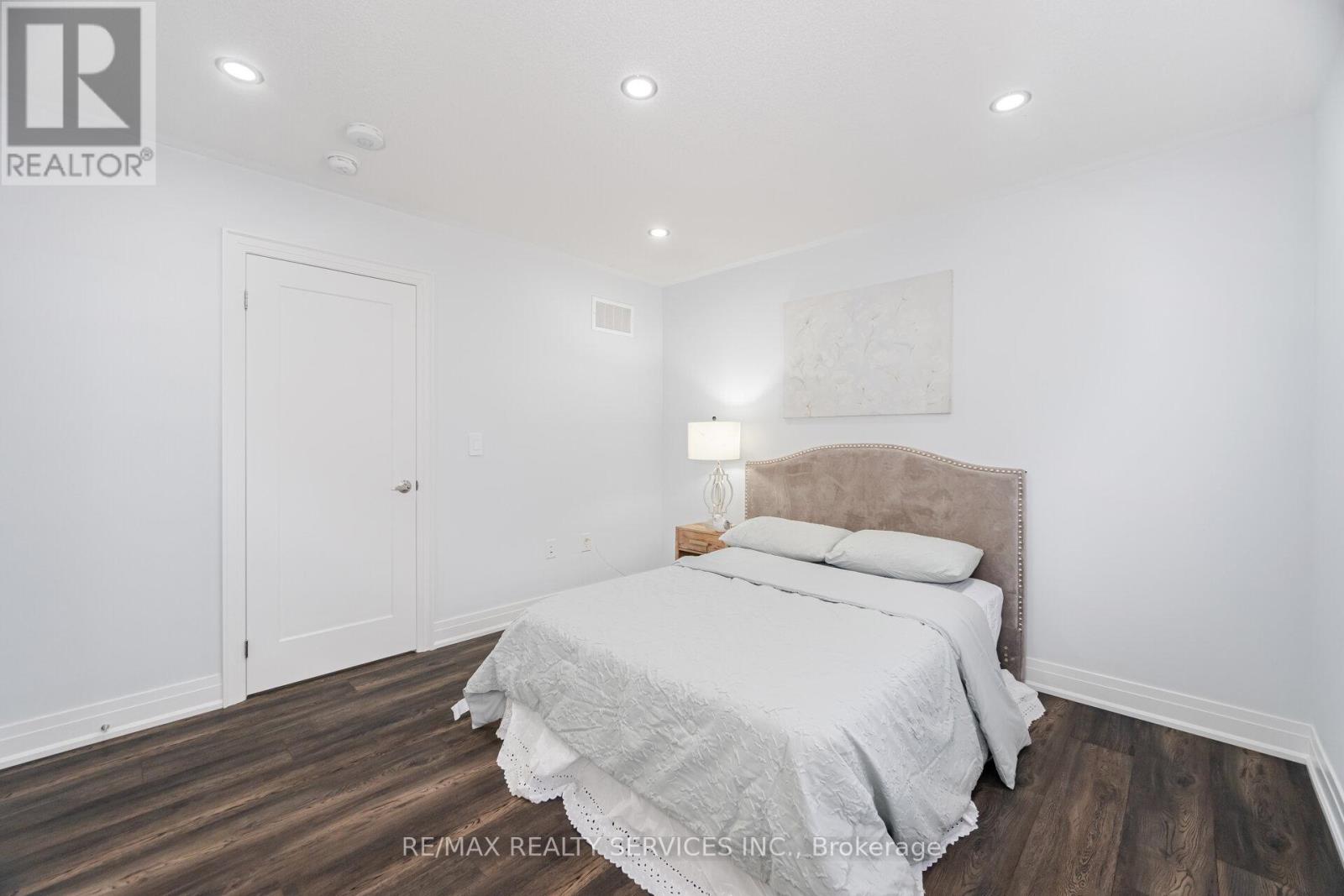 49 Puffin Crescent, Brampton, Ontario  L6R 4C3 - Photo 35 - W12443671