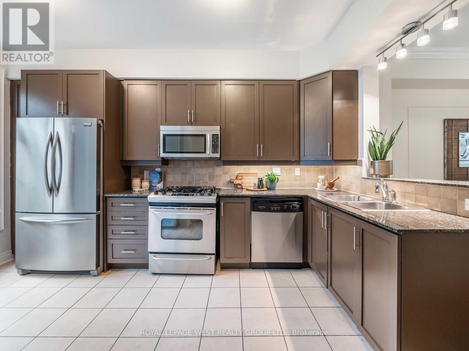 56 Furrow Lane, Toronto, Ontario  M8Z 0A3 - Photo 5 - W12443705