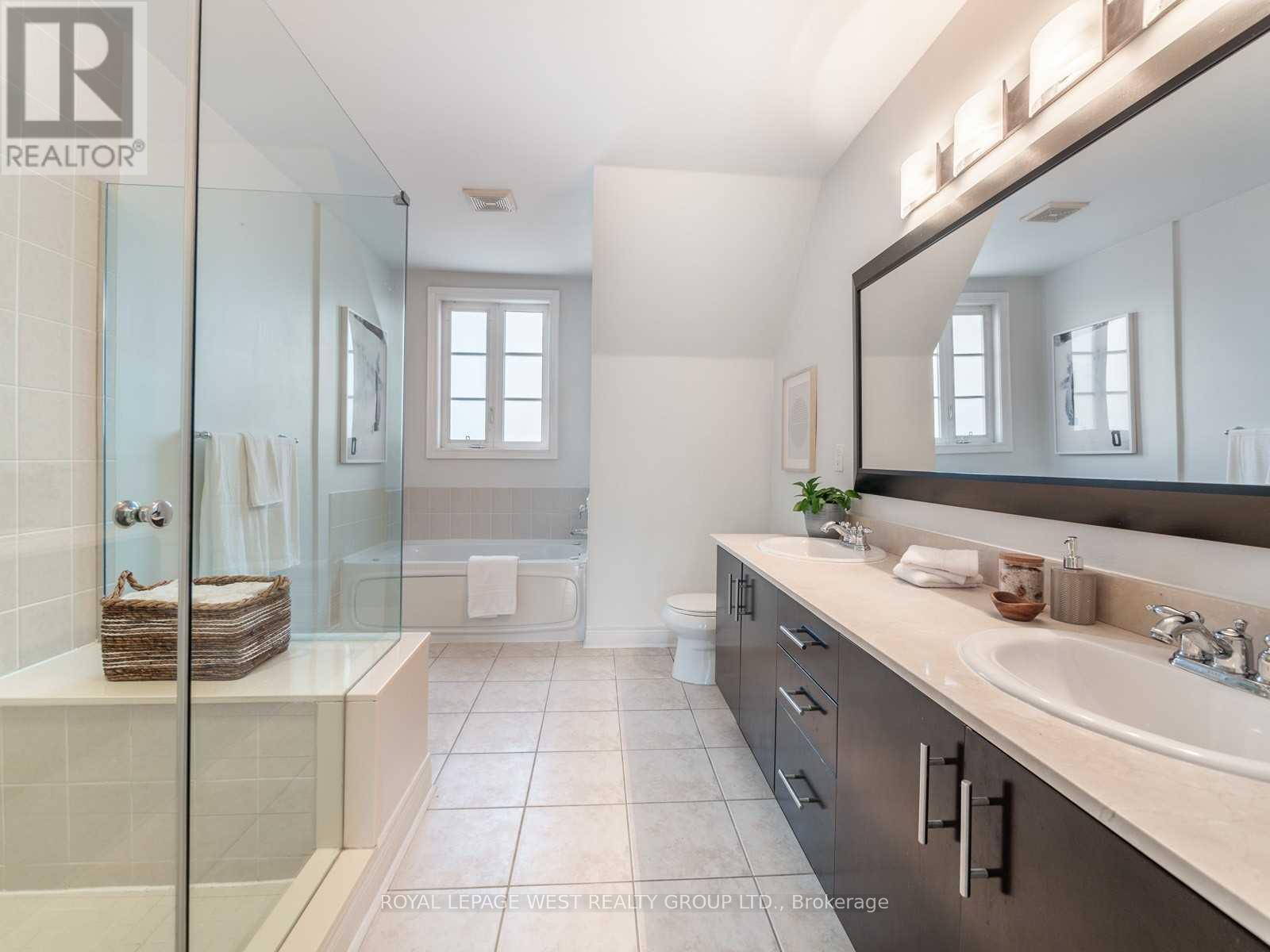 56 Furrow Lane, Toronto, Ontario  M8Z 0A3 - Photo 9 - W12443705