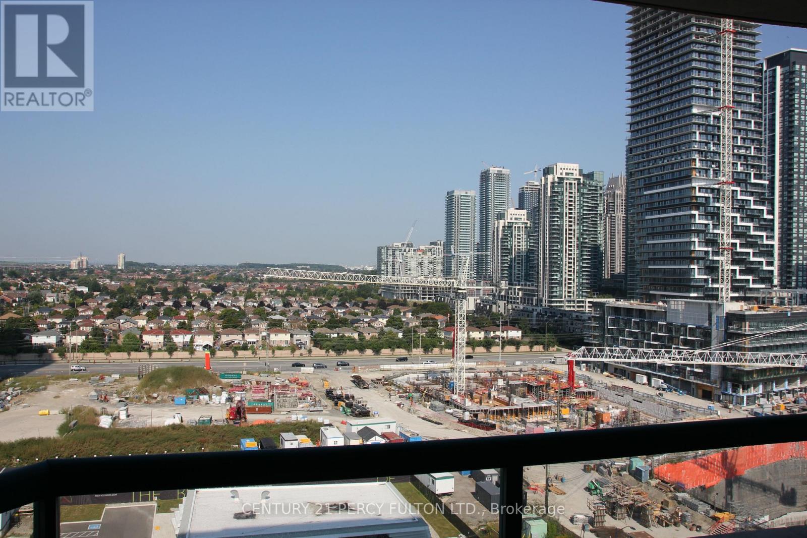 1511 - 550 Webb Drive, Mississauga, Ontario  L5B 3Y4 - Photo 11 - W12443712