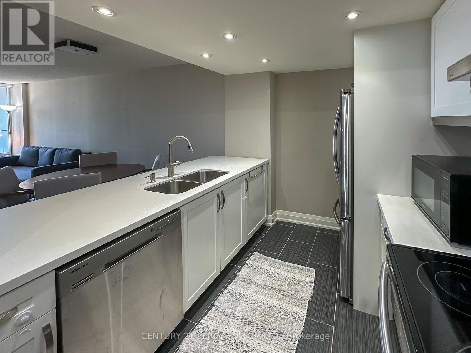 1511 - 550 Webb Drive, Mississauga, Ontario  L5B 3Y4 - Photo 13 - W12443712