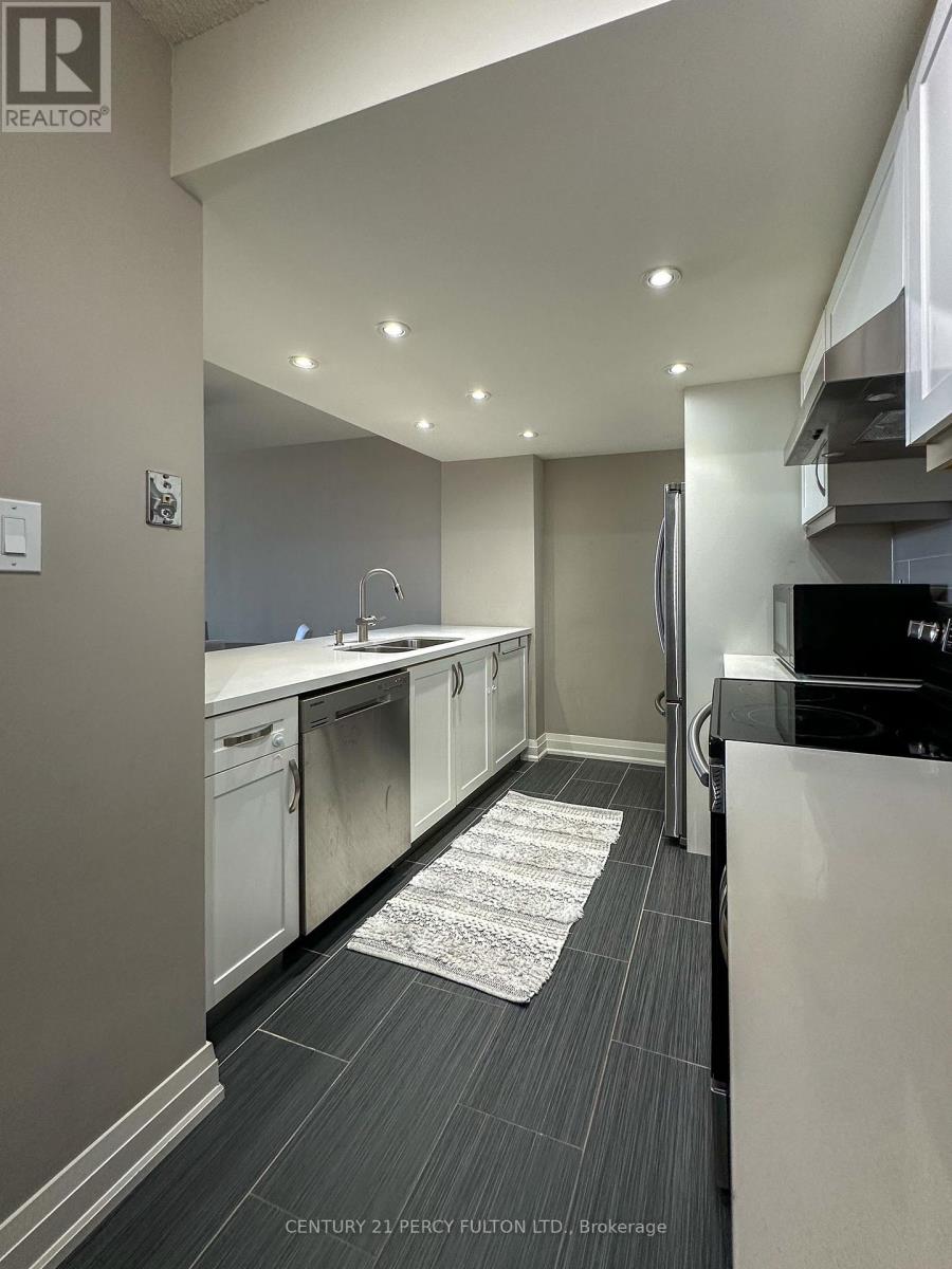 1511 - 550 Webb Drive, Mississauga, Ontario  L5B 3Y4 - Photo 14 - W12443712