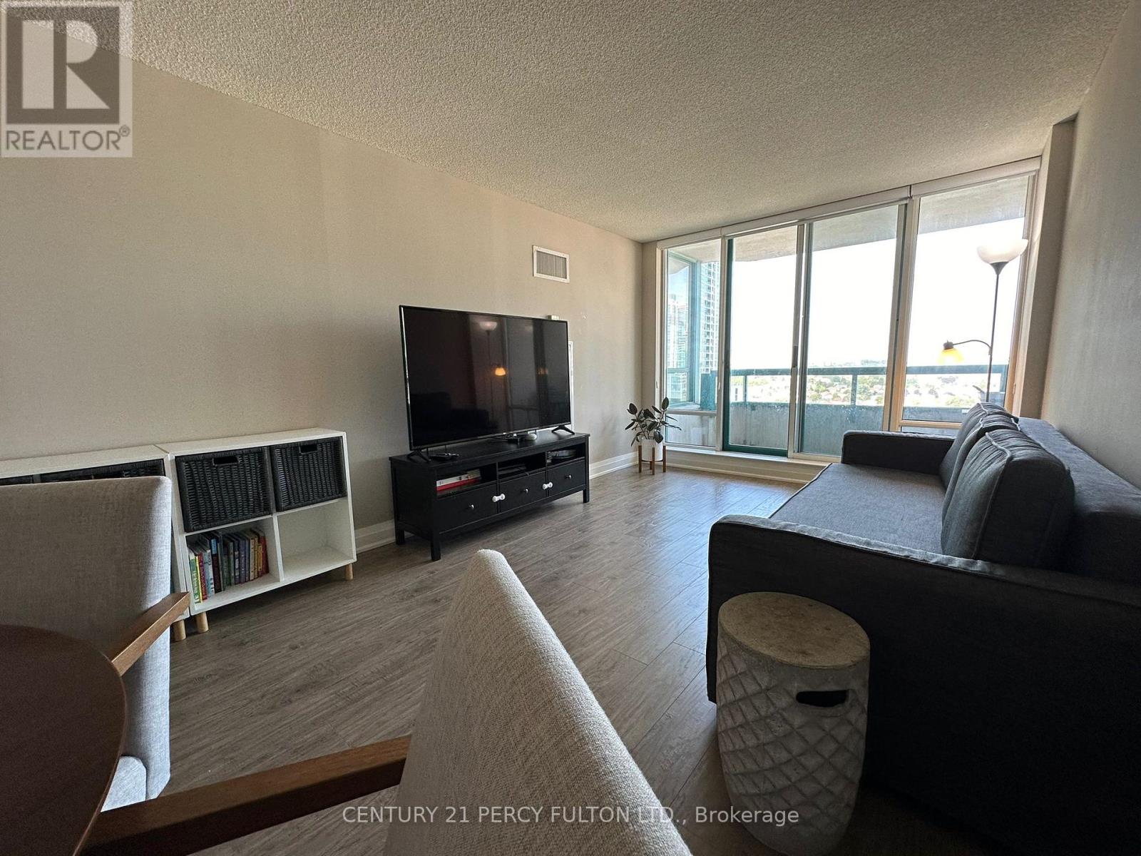 1511 - 550 Webb Drive, Mississauga, Ontario  L5B 3Y4 - Photo 17 - W12443712