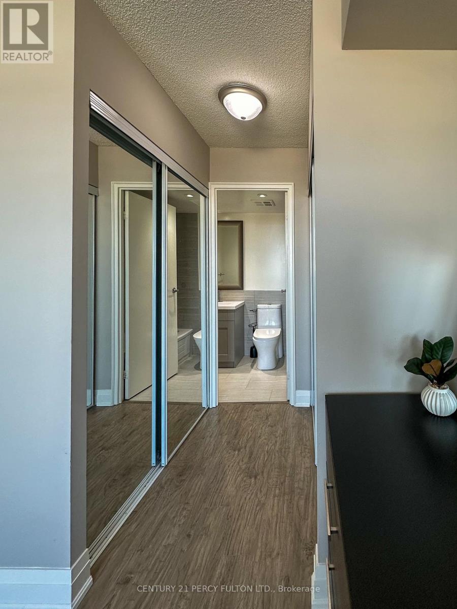 1511 - 550 Webb Drive, Mississauga, Ontario  L5B 3Y4 - Photo 30 - W12443712