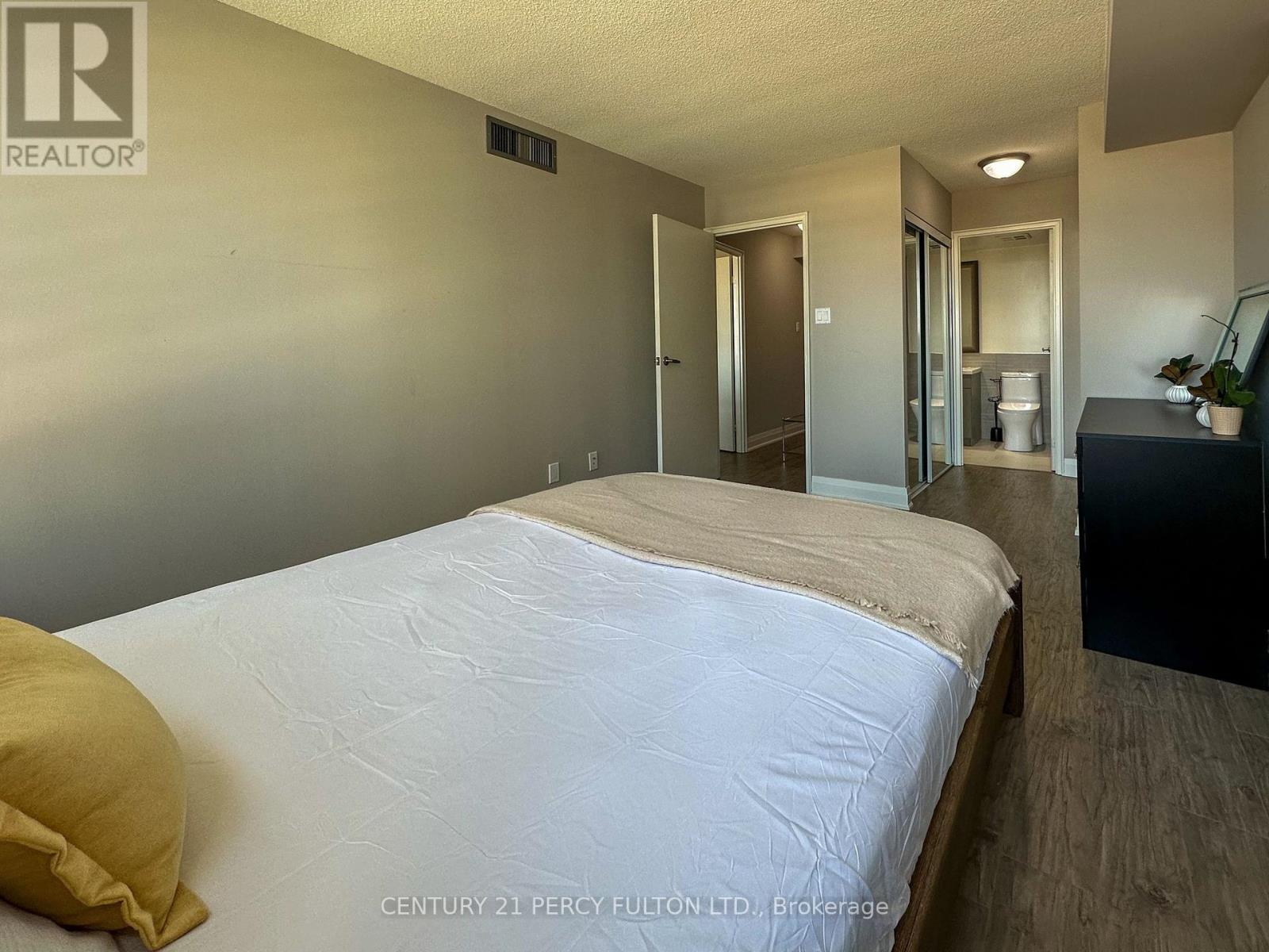 1511 - 550 Webb Drive, Mississauga, Ontario  L5B 3Y4 - Photo 35 - W12443712