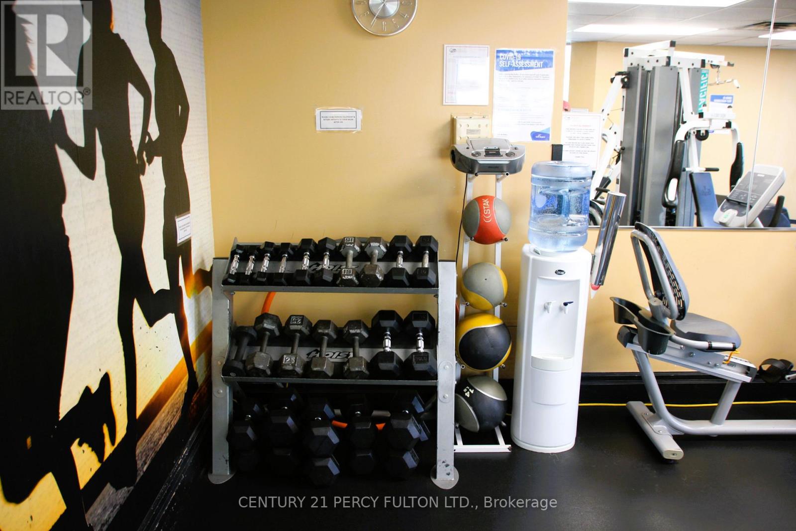 1511 - 550 Webb Drive, Mississauga, Ontario  L5B 3Y4 - Photo 6 - W12443712