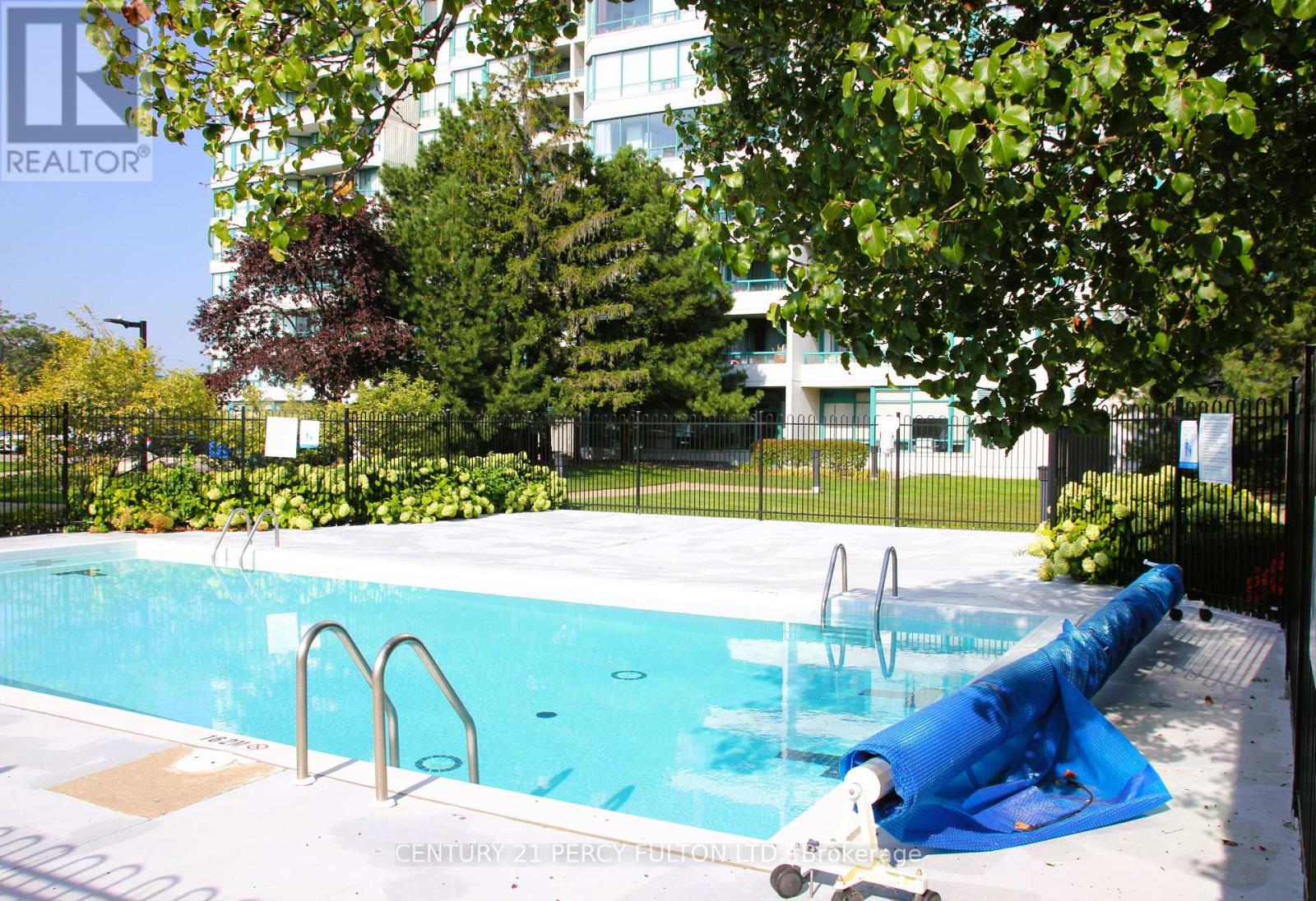 1511 - 550 Webb Drive, Mississauga, Ontario  L5B 3Y4 - Photo 8 - W12443712
