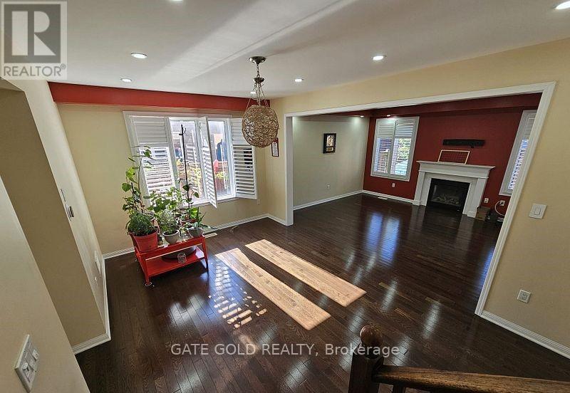 4 Mercedes Road, Brampton, Ontario  L7A 0Z3 - Photo 2 - W12443714