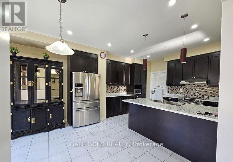 4 Mercedes Road, Brampton, Ontario  L7A 0Z3 - Photo 6 - W12443714
