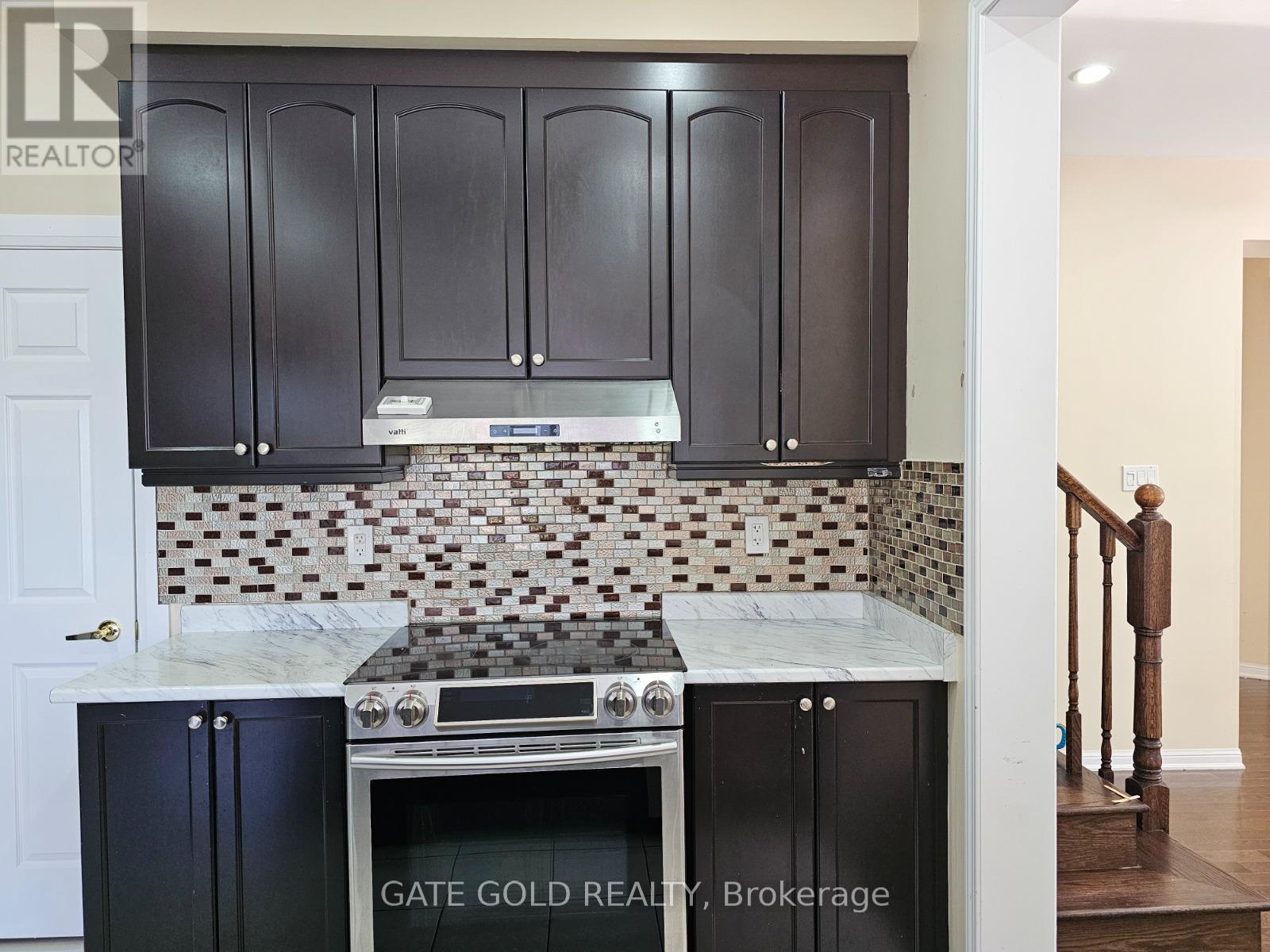 4 Mercedes Road, Brampton, Ontario  L7A 0Z3 - Photo 8 - W12443714