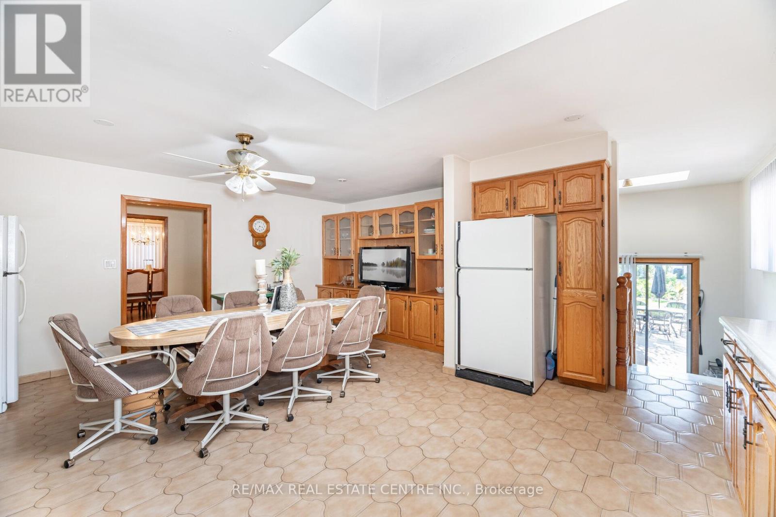 2108 Islington Avenue, Toronto, Ontario  M9P 3N9 - Photo 16 - W12443724