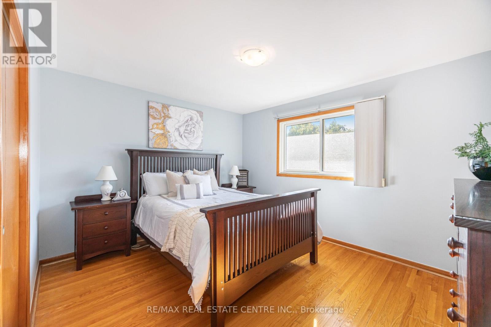2108 Islington Avenue, Toronto, Ontario  M9P 3N9 - Photo 23 - W12443724