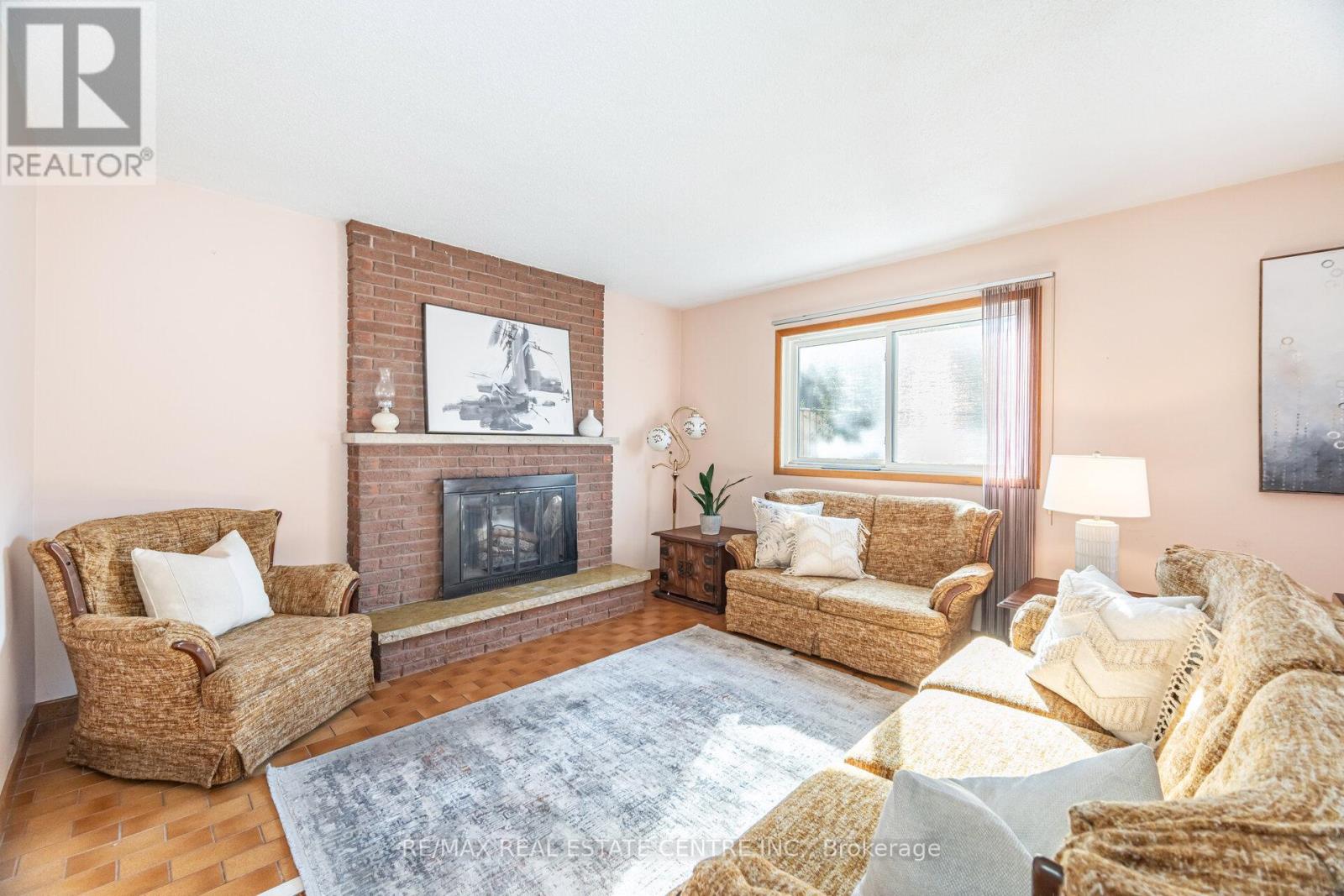 2108 Islington Avenue, Toronto, Ontario  M9P 3N9 - Photo 30 - W12443724