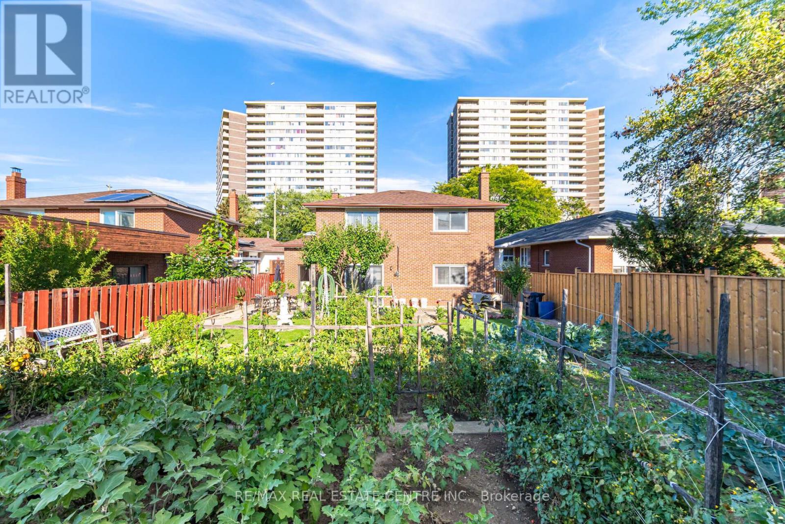 2108 Islington Avenue, Toronto, Ontario  M9P 3N9 - Photo 50 - W12443724