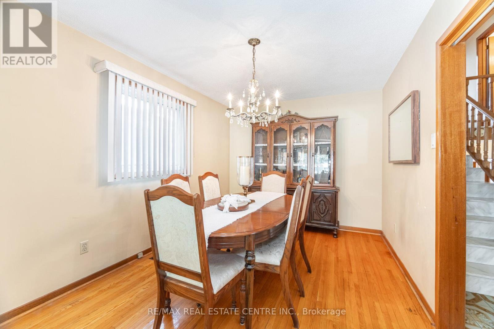 2108 Islington Avenue, Toronto, Ontario  M9P 3N9 - Photo 9 - W12443724
