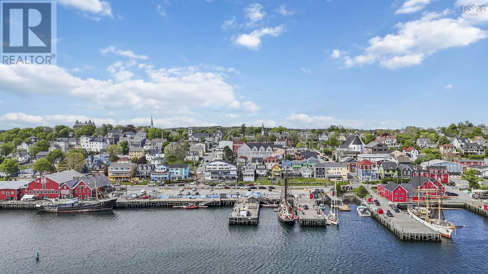 266 Green Street, Lunenburg, Nova Scotia  B0J 2C0 - Photo 5 - 202514060