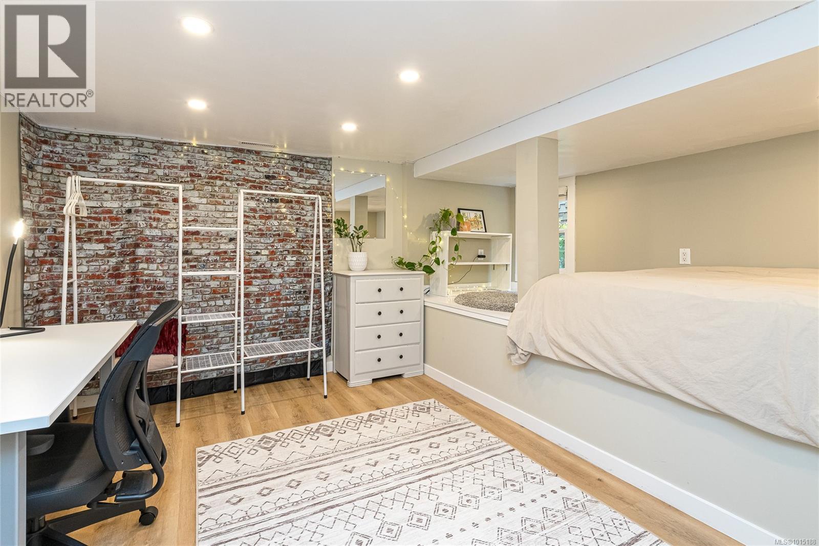 1347 Vining St, Victoria, British Columbia  V8R 1P5 - Photo 41 - 1015188