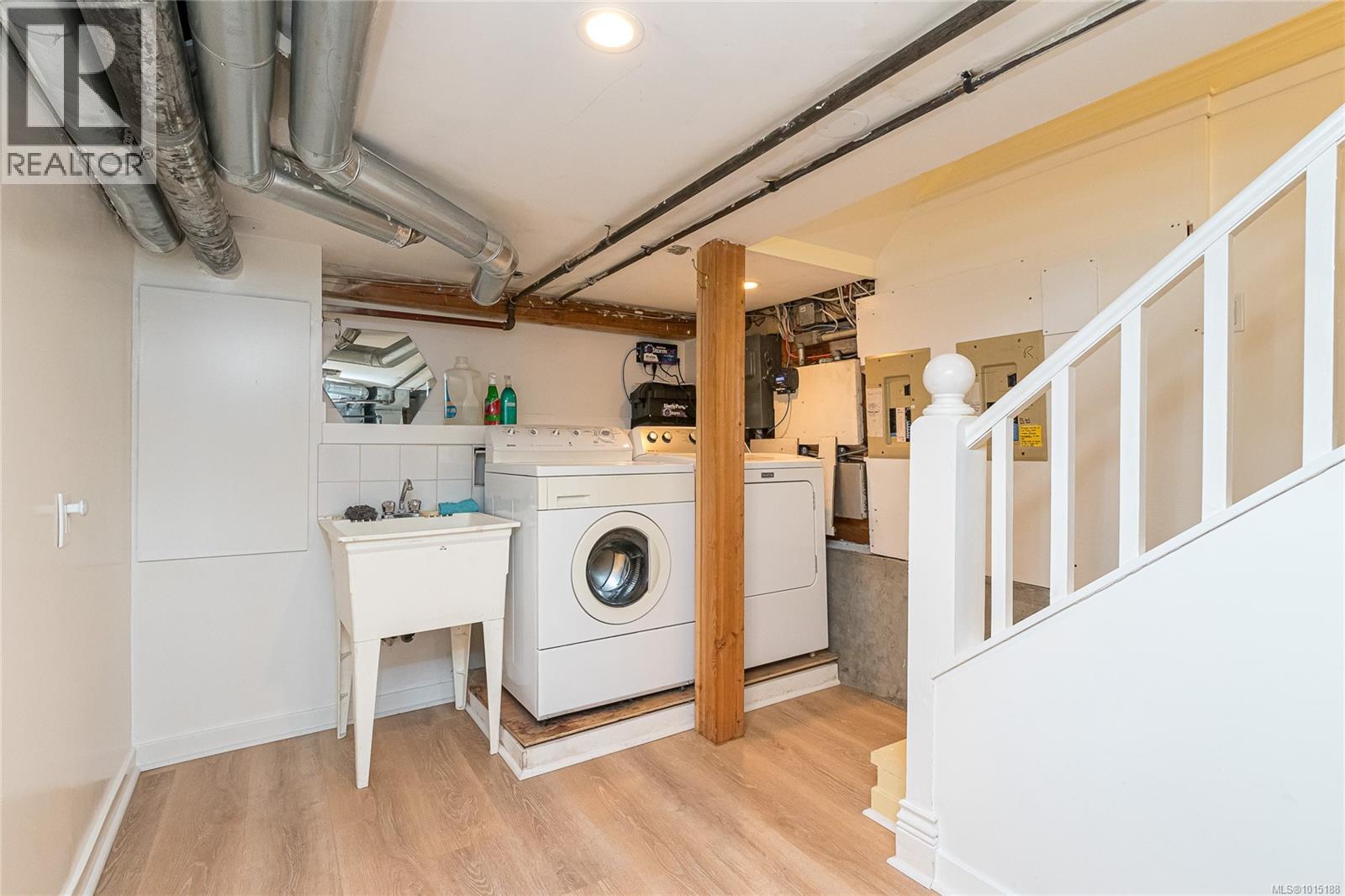 1347 Vining St, Victoria, British Columbia  V8R 1P5 - Photo 40 - 1015188