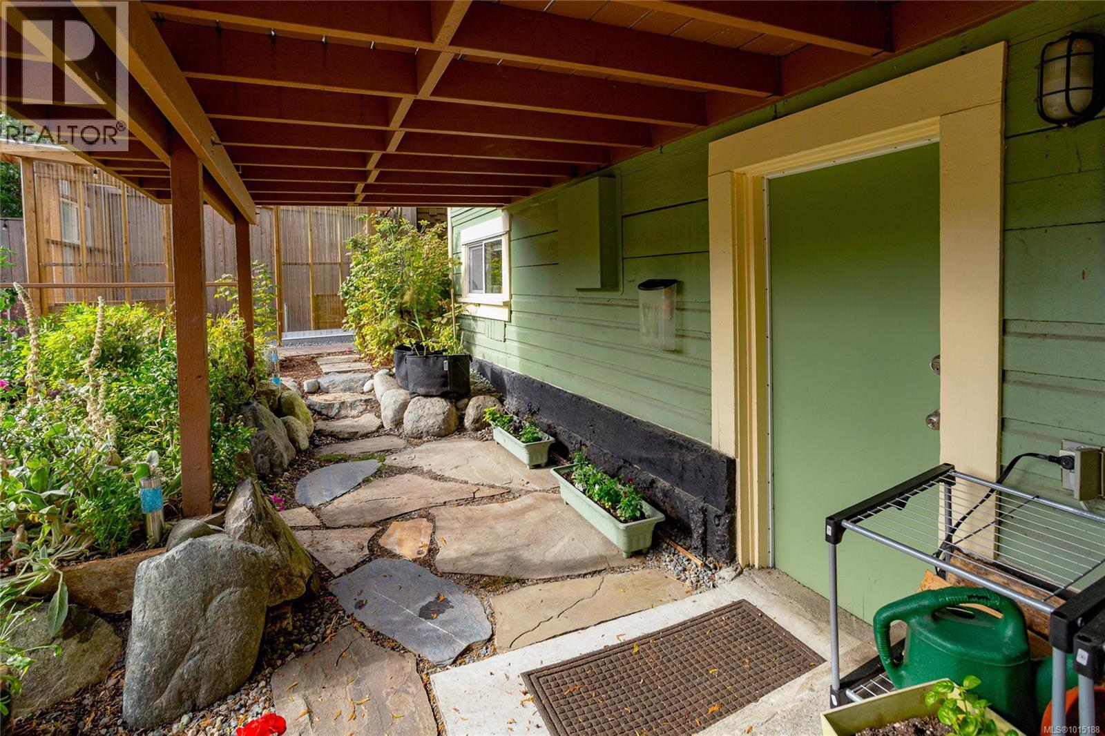 1347 Vining St, Victoria, British Columbia  V8R 1P5 - Photo 45 - 1015188