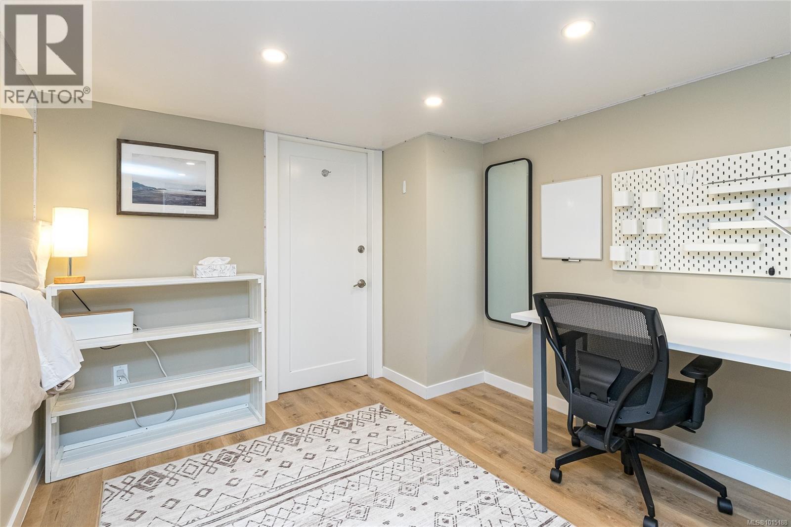 1347 Vining St, Victoria, British Columbia  V8R 1P5 - Photo 43 - 1015188