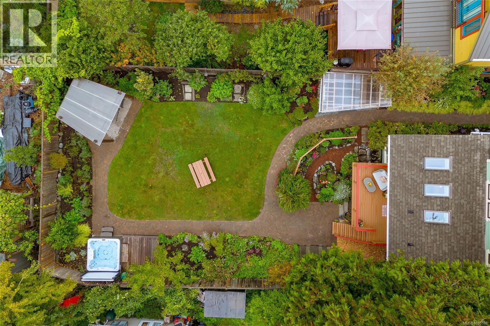 1347 Vining St, Victoria, British Columbia  V8R 1P5 - Photo 79 - 1015188