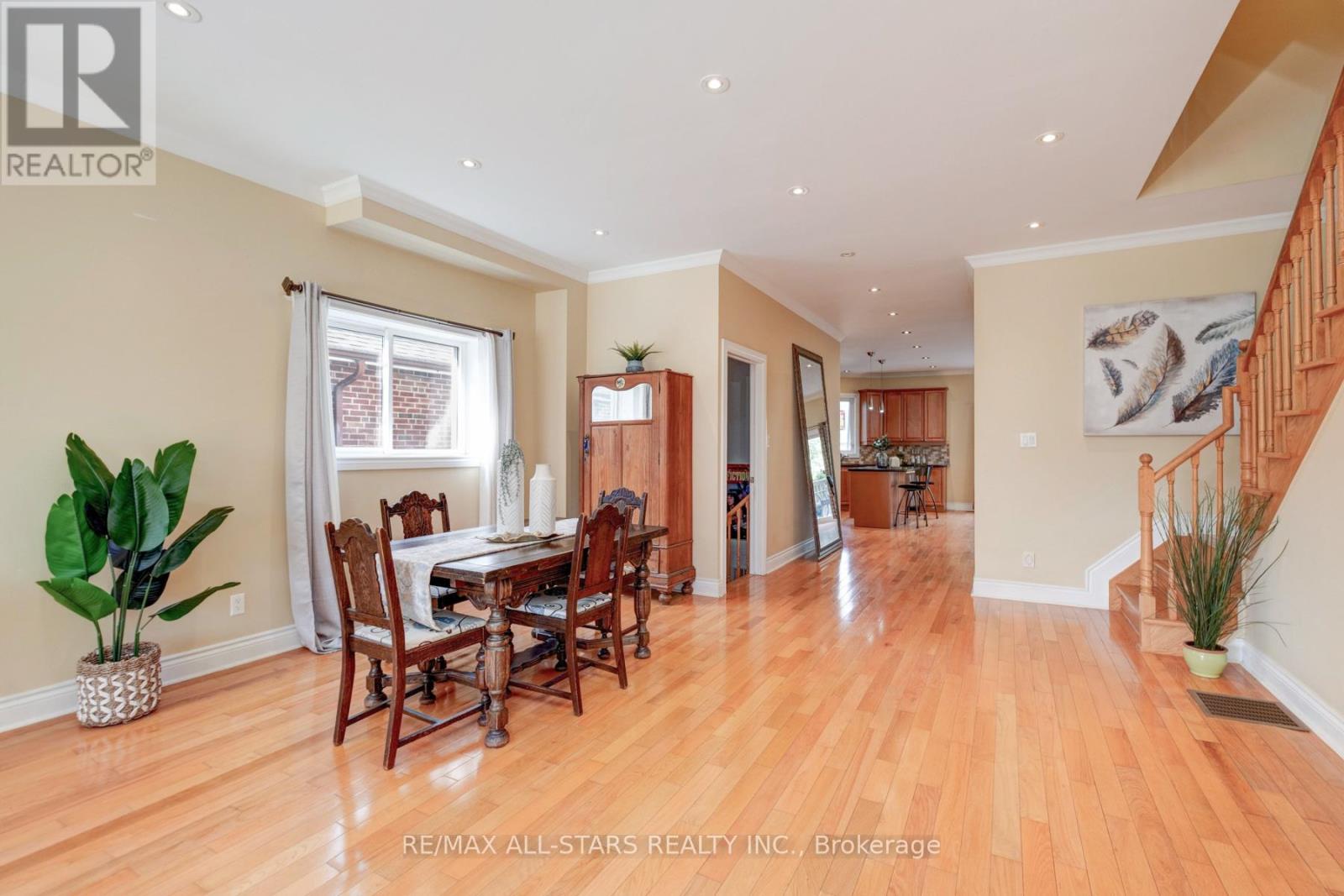 32 Barker Avenue, Toronto (Danforth Village-East York), Ontario  M4C 2N3 - Photo 12 - E12443648