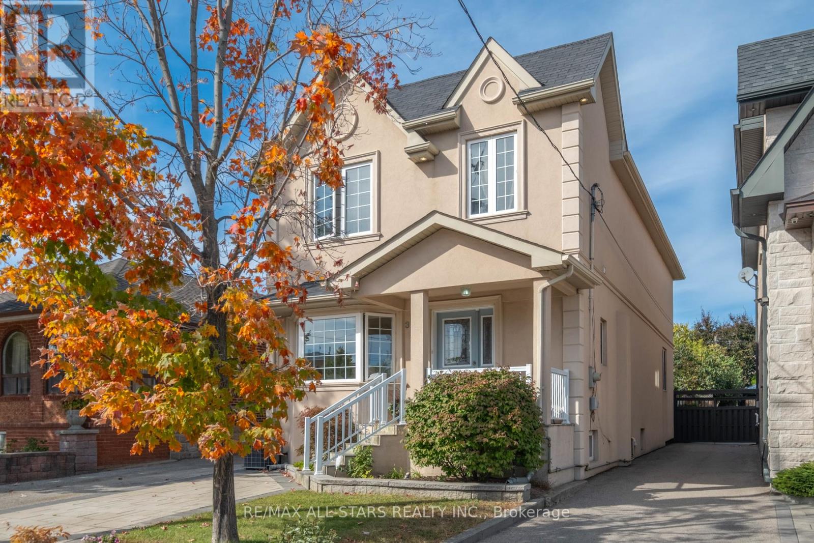 32 Barker Avenue, Toronto (Danforth Village-East York), Ontario  M4C 2N3 - Photo 2 - E12443648