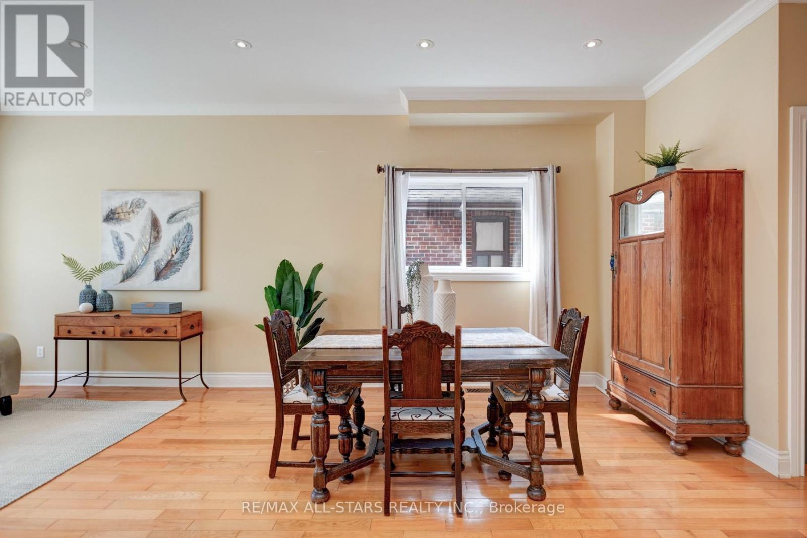 32 Barker Avenue, Toronto (Danforth Village-East York), Ontario  M4C 2N3 - Photo 11 - E12443648