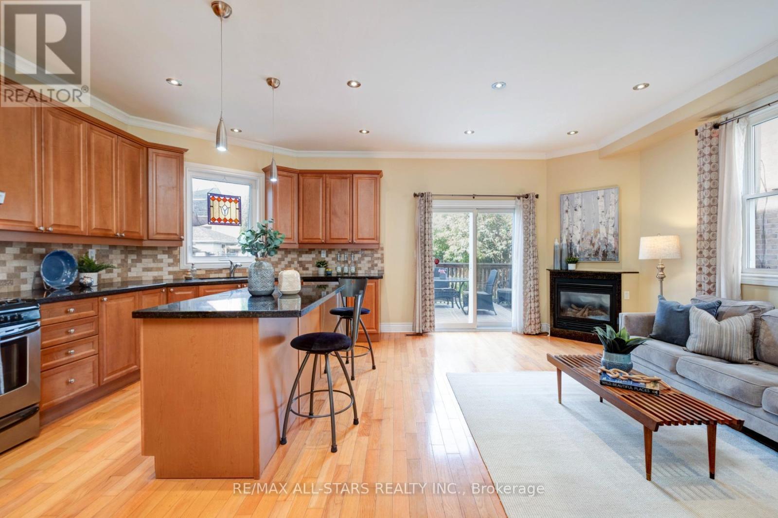 32 Barker Avenue, Toronto (Danforth Village-East York), Ontario  M4C 2N3 - Photo 13 - E12443648