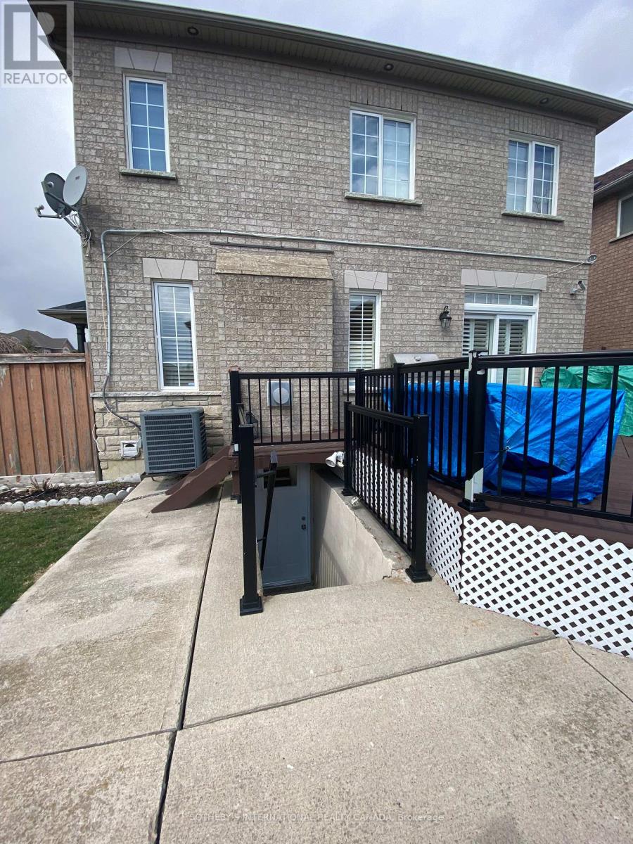 Lower - 131 Via Carmine Avenue, Vaughan, Ontario  L4H 1Z9 - Photo 3 - N12442226