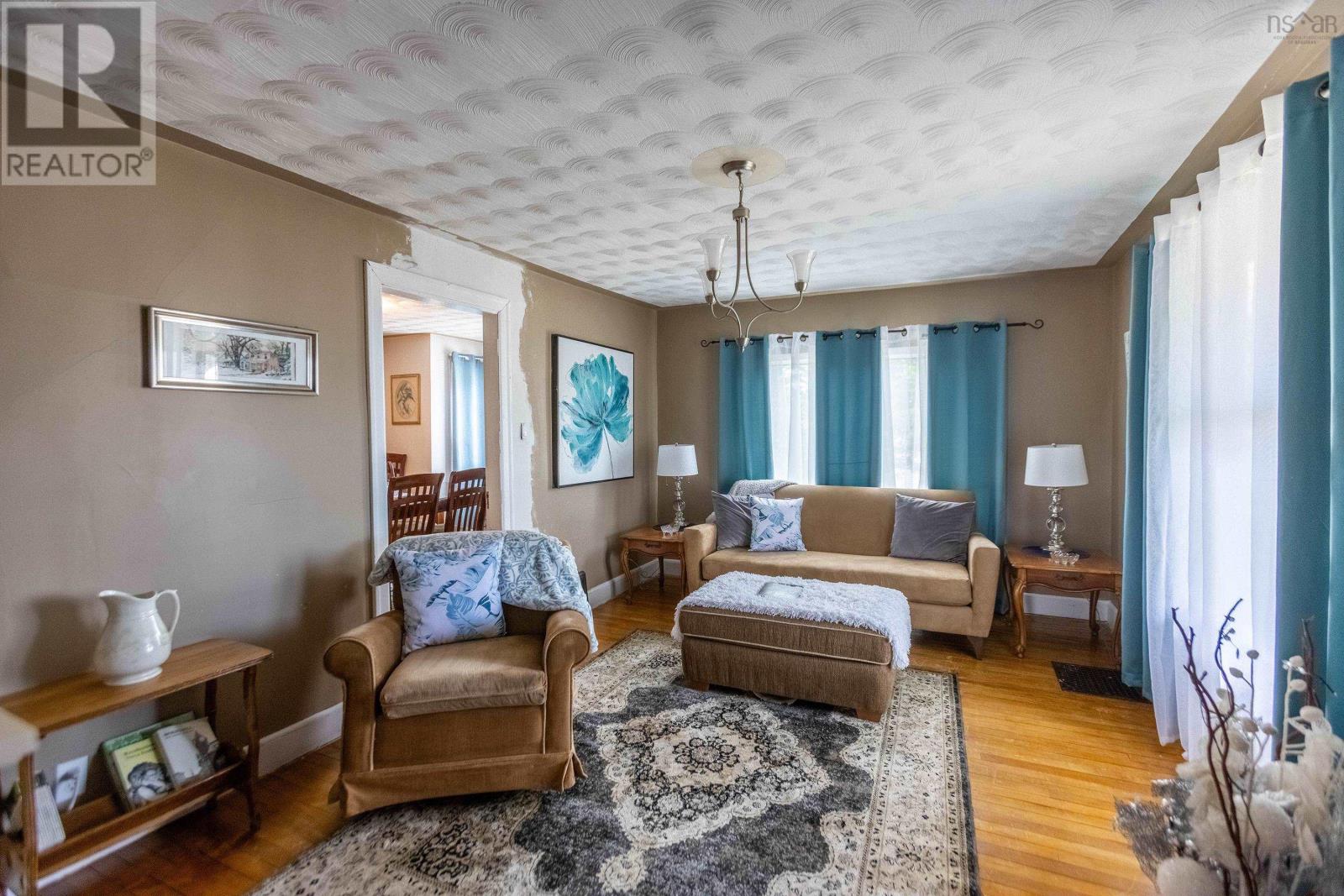 137 Main Street, Springhill, Nova Scotia  B0M 1X0 - Photo 15 - 202521766