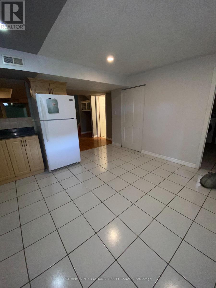 Lower - 131 Via Carmine Avenue, Vaughan, Ontario  L4H 1Z9 - Photo 6 - N12442226