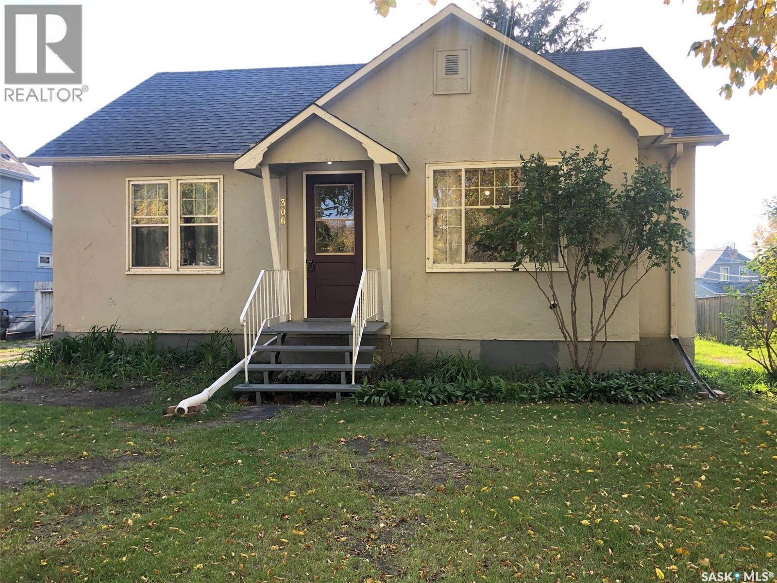 306 Cotter Street, Kamsack, Saskatchewan  S0A 1S0 - Photo 1 - SK020026