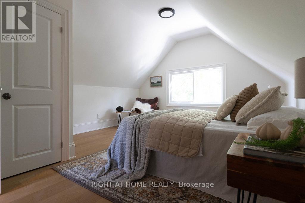 24 Strathcona Avenue S, Hamilton, Ontario  L8P 4H9 - Photo 49 - X12443662