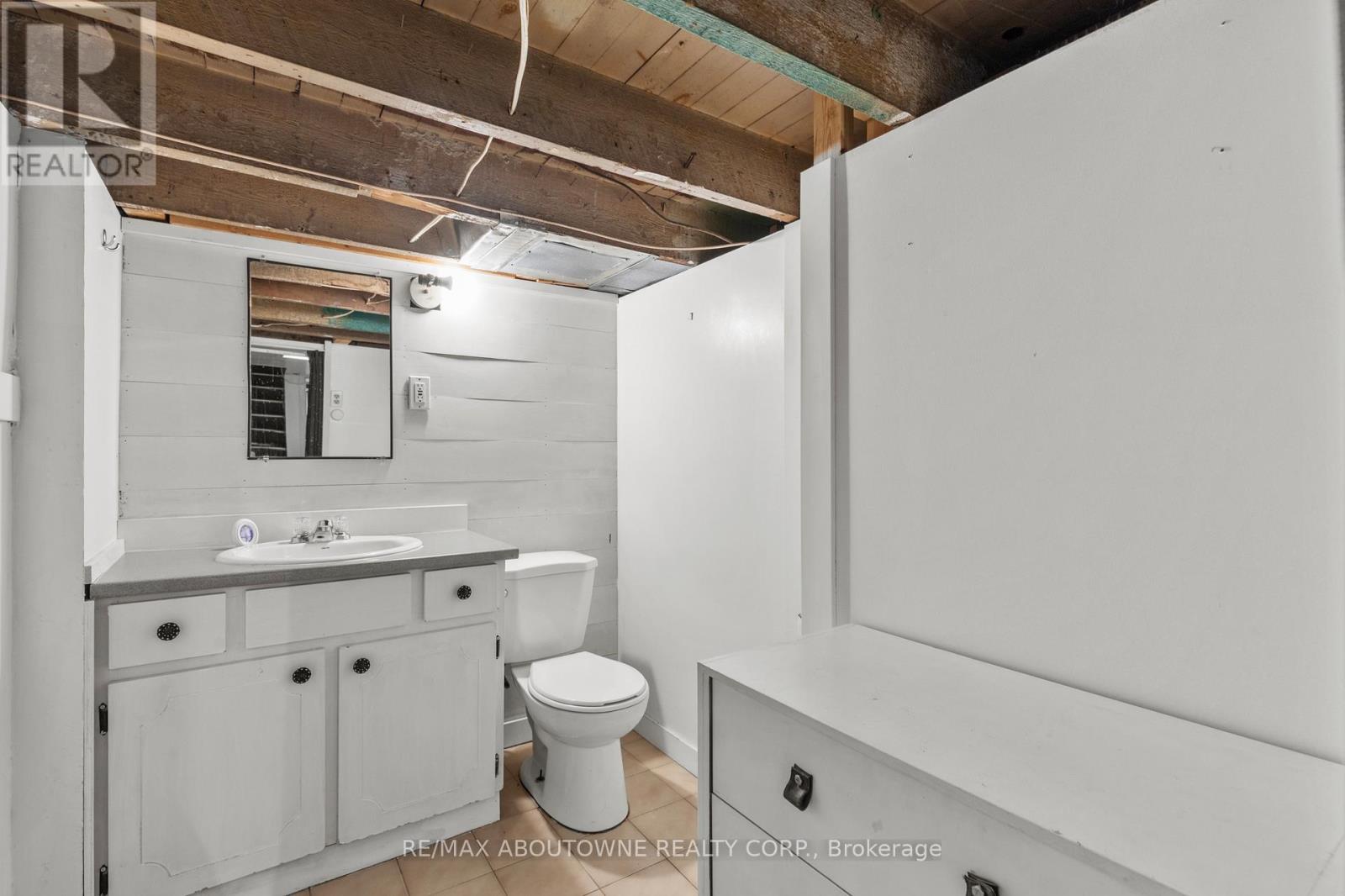 26 Rosemont Avenue, Hamilton, Ontario  L8L 2M3 - Photo 20 - X12443684