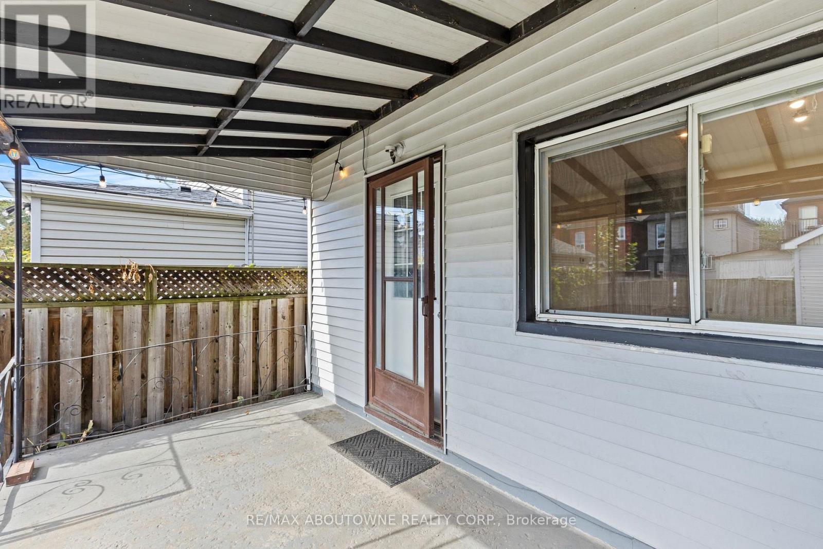 26 Rosemont Avenue, Hamilton, Ontario  L8L 2M3 - Photo 22 - X12443684