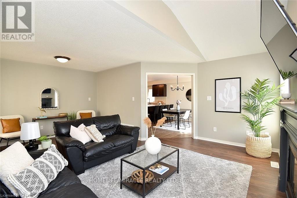 97 Barrett Avenue, Brantford, Ontario  N3S 0B4 - Photo 10 - X12443699