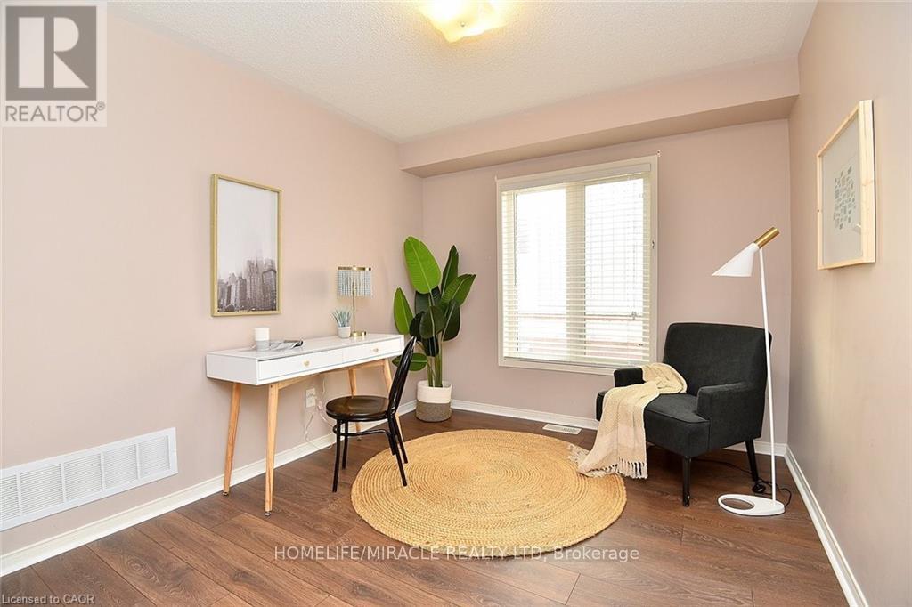 97 Barrett Avenue, Brantford, Ontario  N3S 0B4 - Photo 12 - X12443699