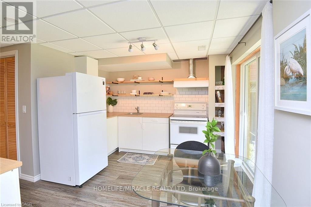 97 Barrett Avenue, Brantford, Ontario  N3S 0B4 - Photo 26 - X12443699