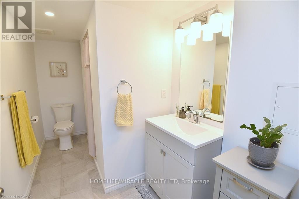 97 Barrett Avenue, Brantford, Ontario  N3S 0B4 - Photo 27 - X12443699