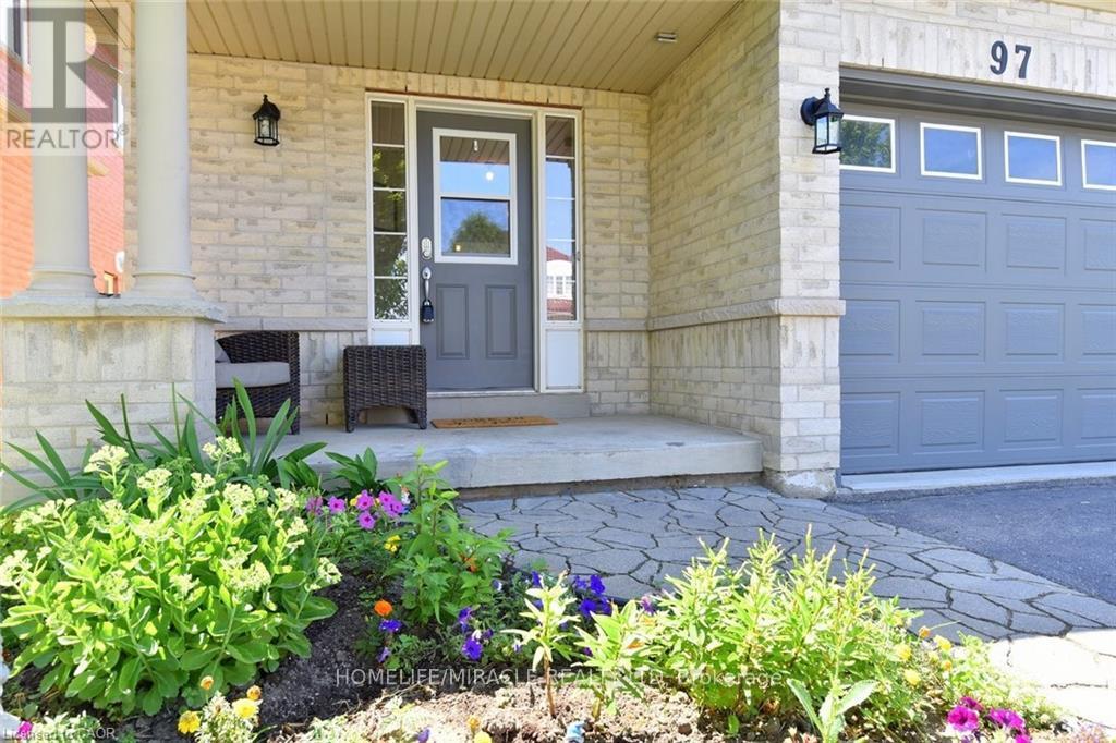 97 Barrett Avenue, Brantford, Ontario  N3S 0B4 - Photo 3 - X12443699