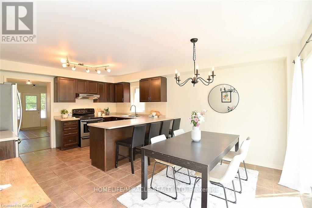 97 Barrett Avenue, Brantford, Ontario  N3S 0B4 - Photo 6 - X12443699