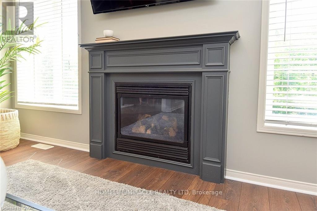 97 Barrett Avenue, Brantford, Ontario  N3S 0B4 - Photo 9 - X12443699