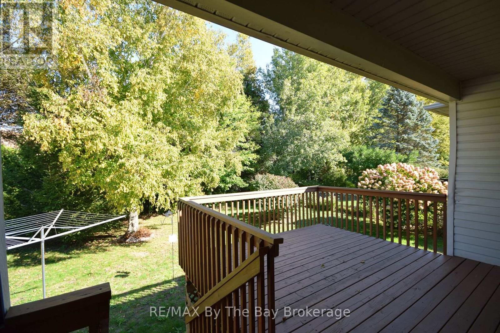 150 Silver Birch Avenue, Wasaga Beach, Ontario  L9Z 1N3 - Photo 17 - S12436054