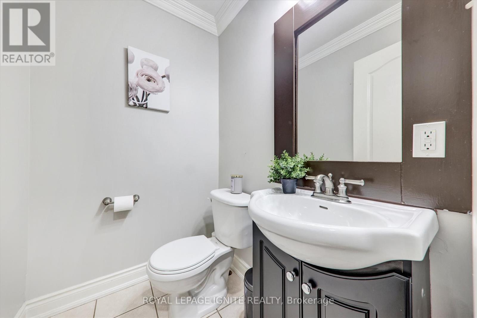 3929 Milkwood Crescent, Mississauga, Ontario  L5N 8H2 - Photo 8 - W12443302