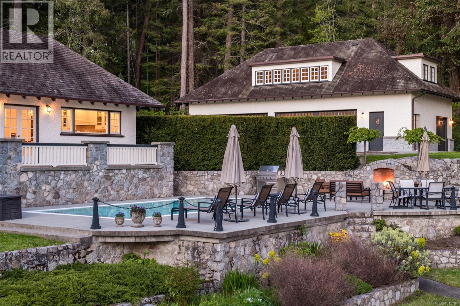 605 Senanus Dr, Central Saanich, British Columbia  V8M 1S6 - Photo 10 - 1015704