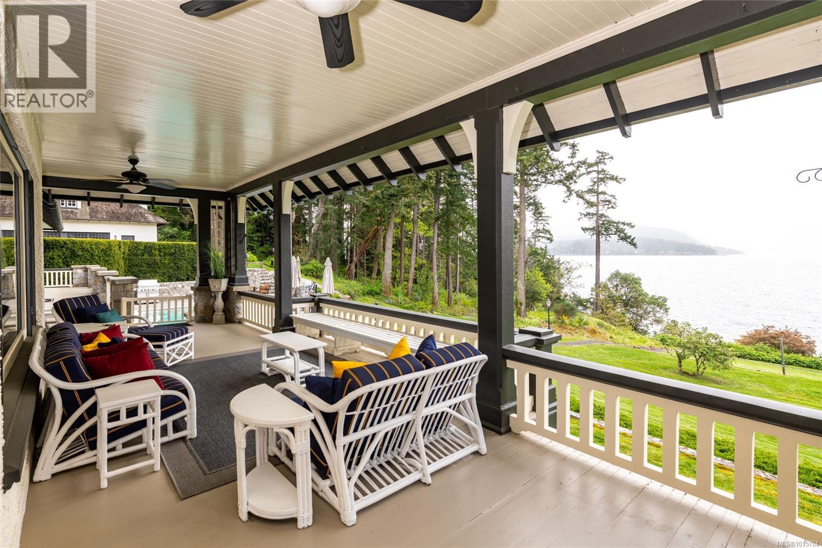 605 Senanus Dr, Central Saanich, British Columbia  V8M 1S6 - Photo 11 - 1015704