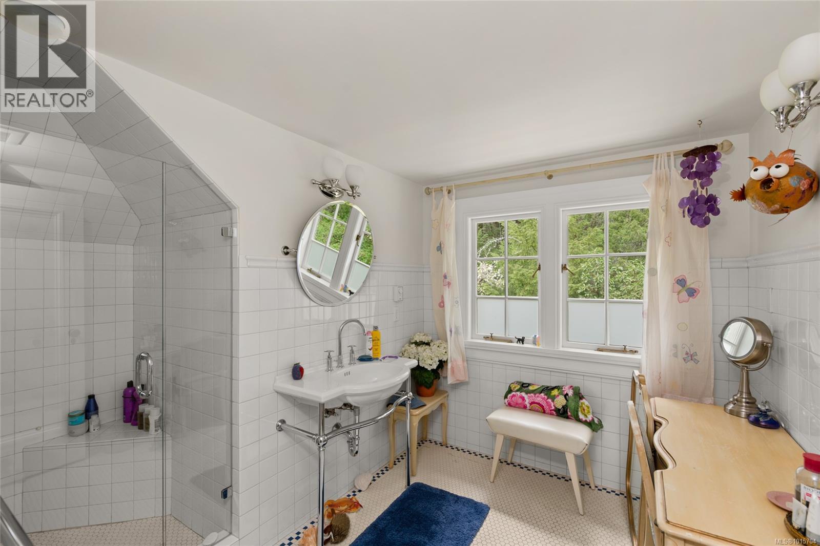 605 Senanus Dr, Central Saanich, British Columbia  V8M 1S6 - Photo 31 - 1015704