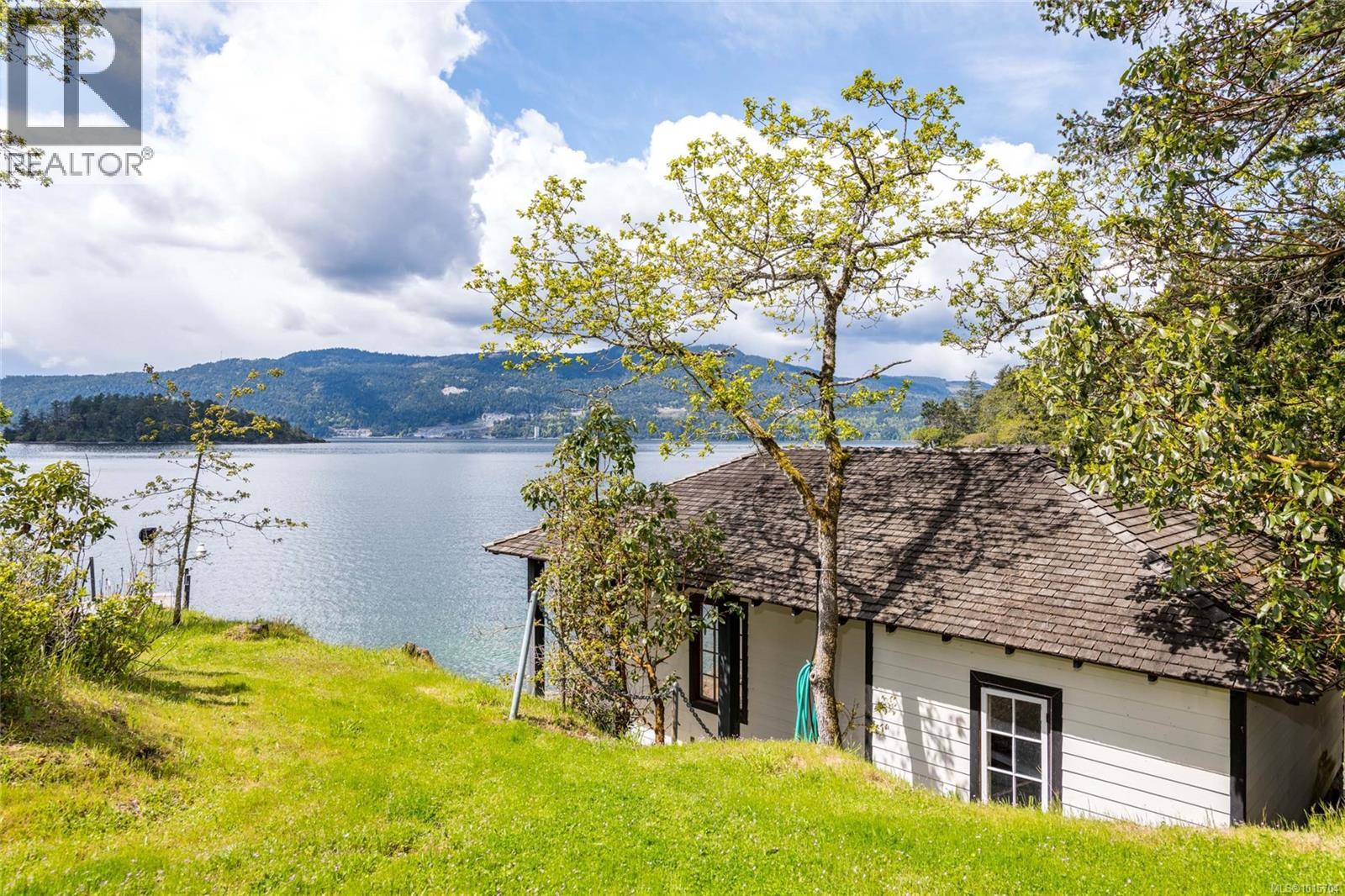 605 Senanus Dr, Central Saanich, British Columbia  V8M 1S6 - Photo 55 - 1015704